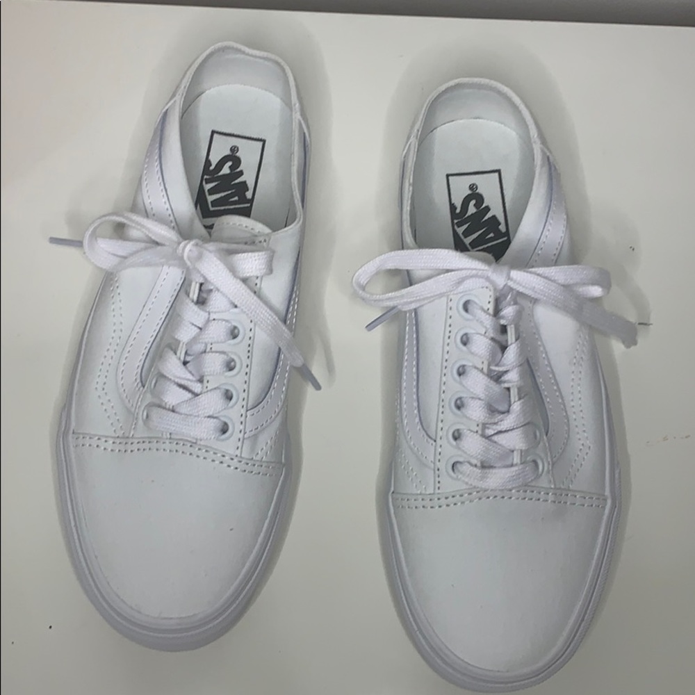 White Canvas Old Skool Mule Vans